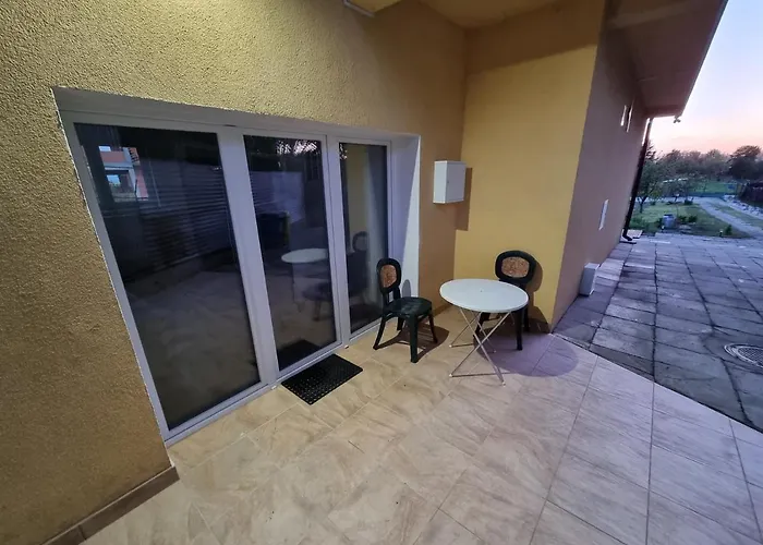 Na Uboczu, Z Tarasem كراكوفيا