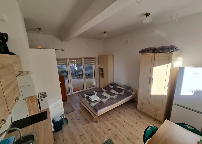 Apartman Na Uboczu, Z Tarasem Krakkó