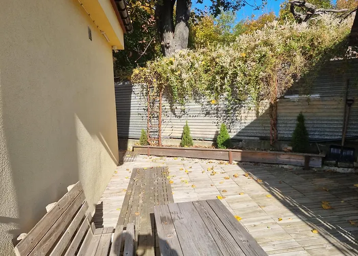 Apartman Na Uboczu, Z Tarasem *